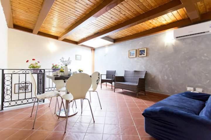 Paleemo Centro Zoe Blu Bed & Breakfast Palermo Bagian luar foto