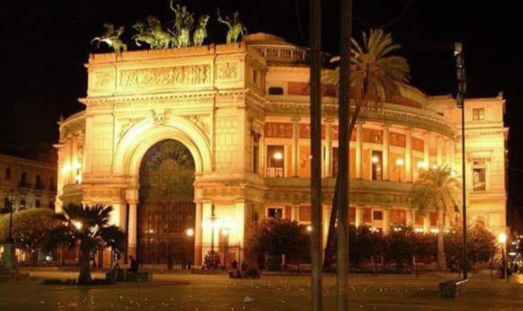 Paleemo Centro Zoe Blu Bed & Breakfast Palermo Bagian luar foto
